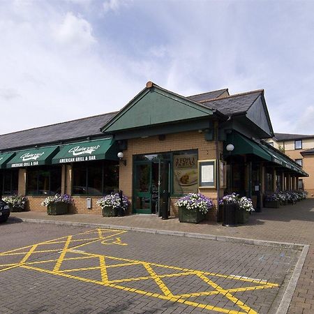 Premier Inn Bristol Filton Экстерьер фото