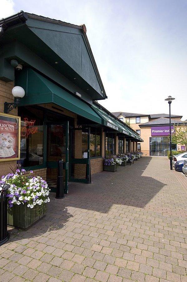 Premier Inn Bristol Filton Экстерьер фото